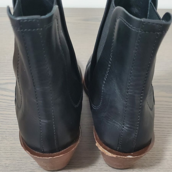 100% Authentic Tod's Curio Tex booties Sz 37 - Picture 8 of 9